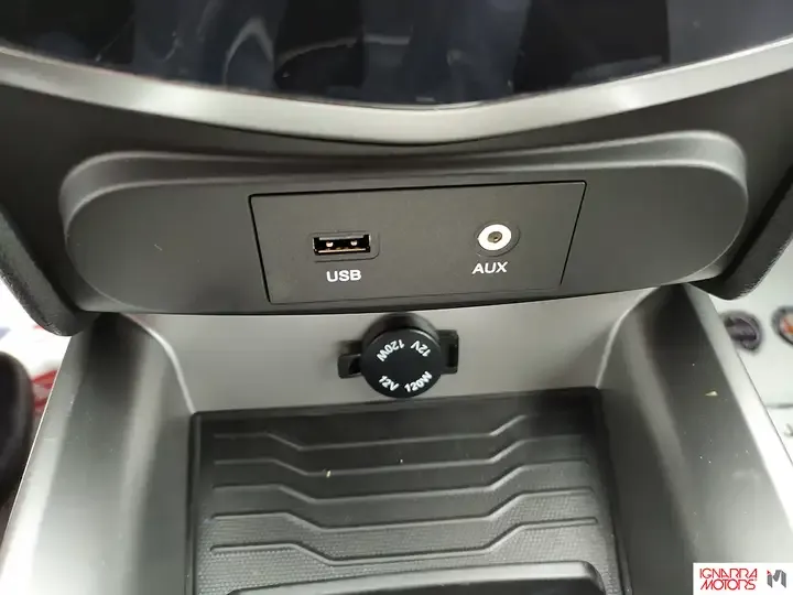 Ssangyong Tivoli foto 14