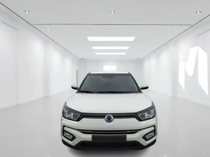 Ssangyong Tivoli foto 2