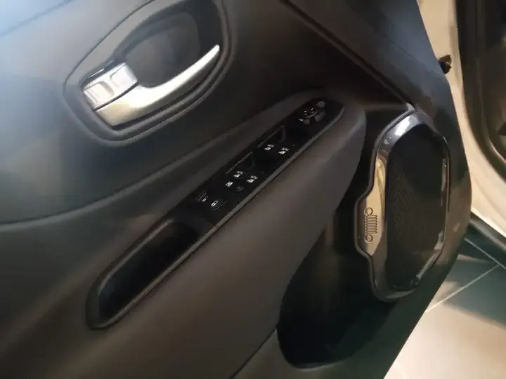 Jeep Renegade foto 9