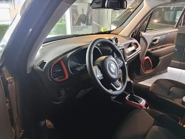 Jeep Renegade foto 6