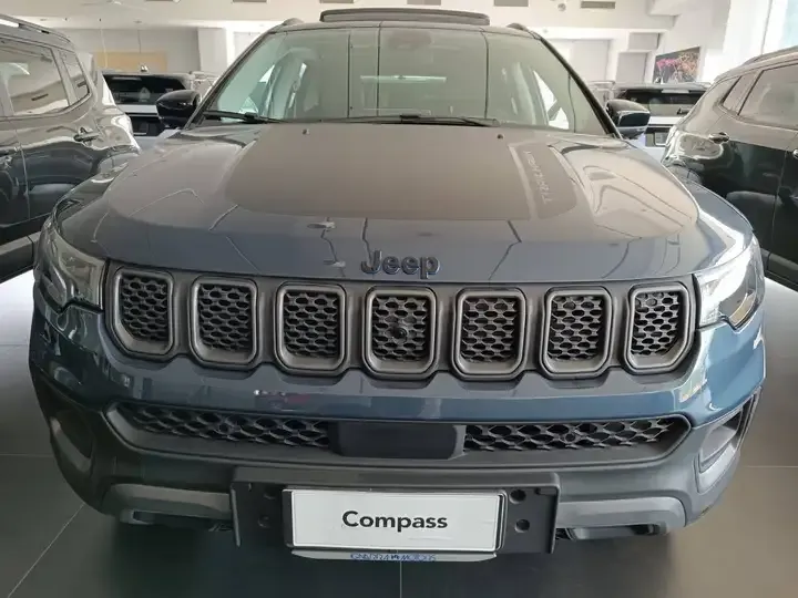 Jeep Compass foto 2