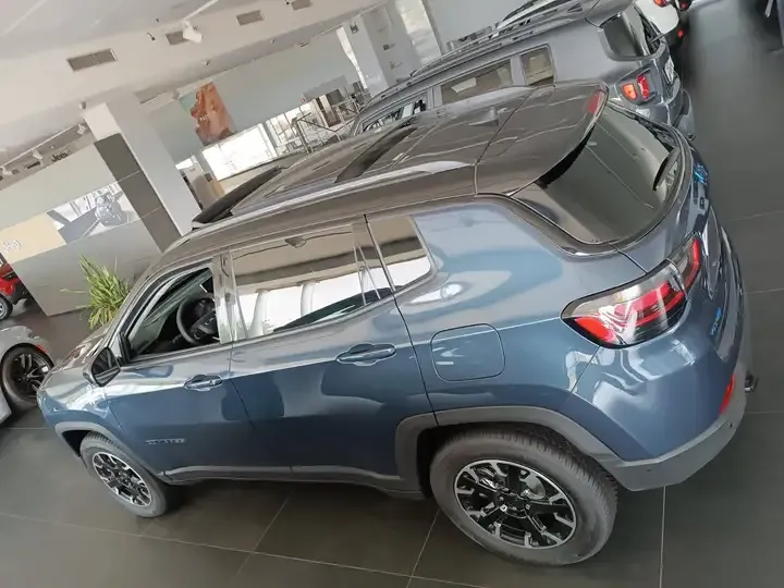 Jeep Compass foto 3