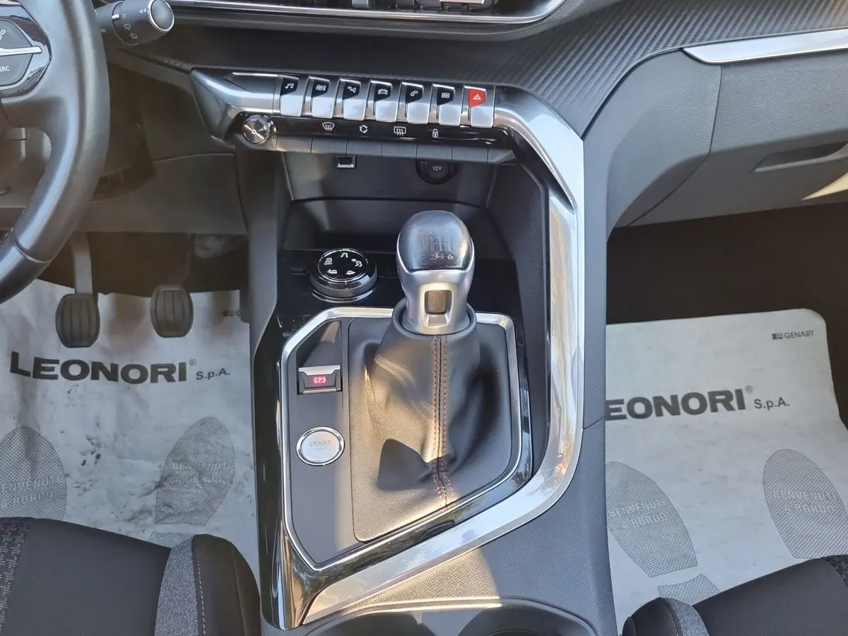 Immagine 11 Peugeot 3008