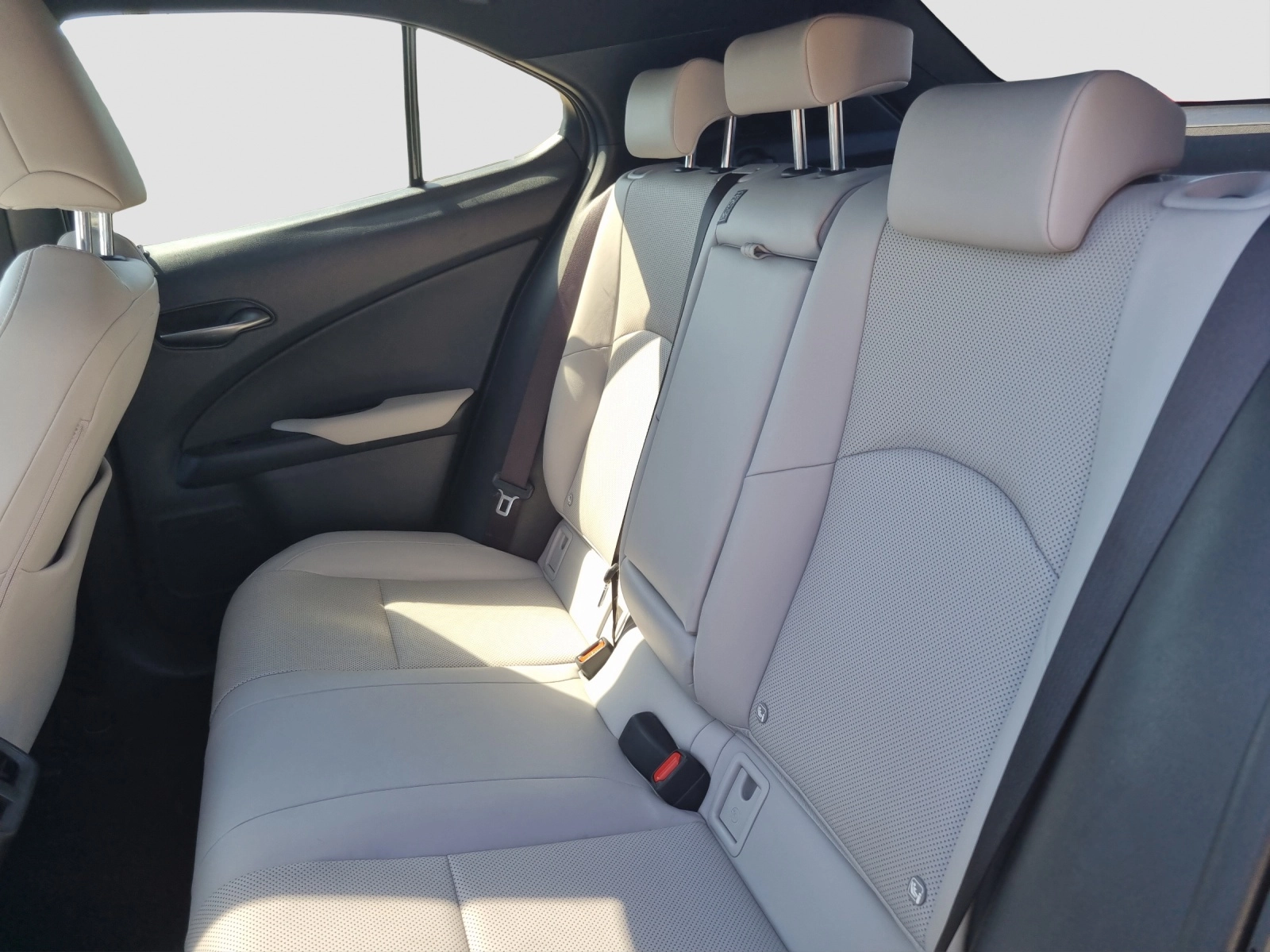 Immagine 10 Lexus UX Hybrid