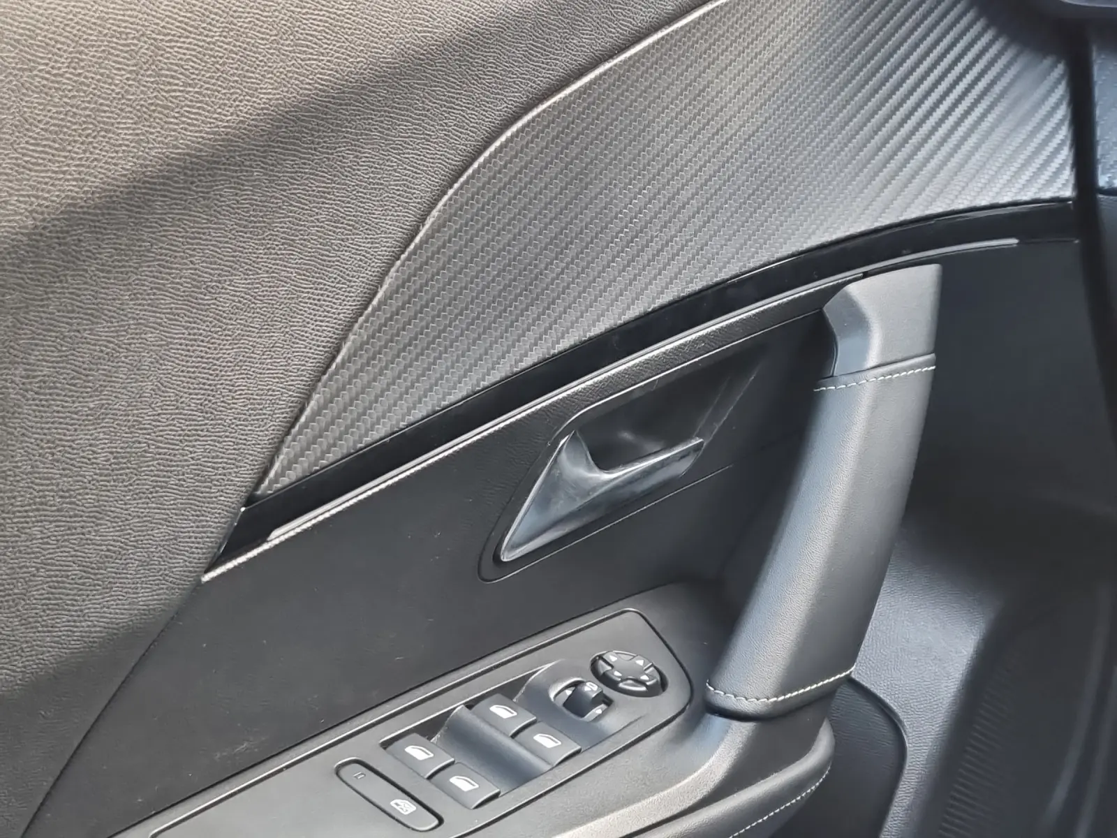 Immagine 17 Peugeot 2008