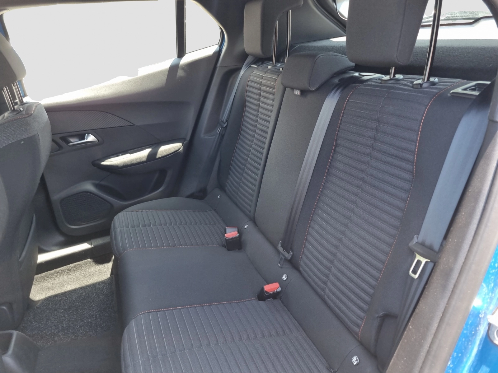 Immagine 10 Peugeot 2008