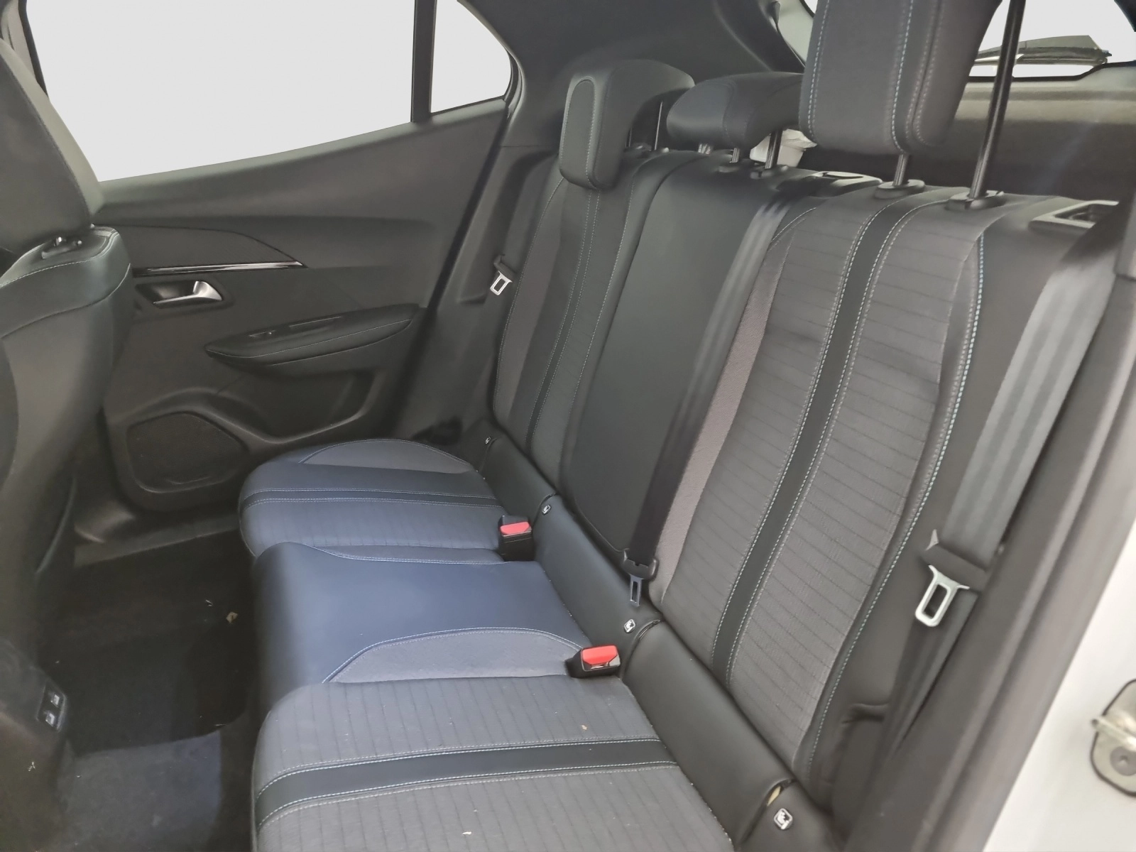 Immagine 10 Peugeot 2008