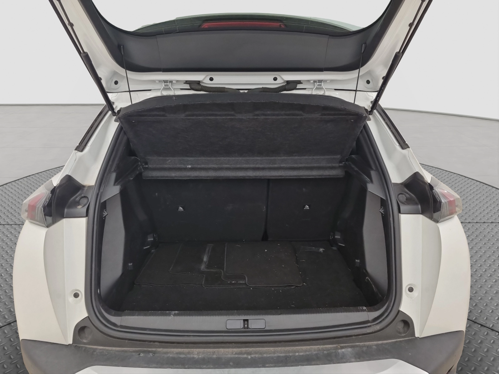 Immagine 11 Peugeot 2008