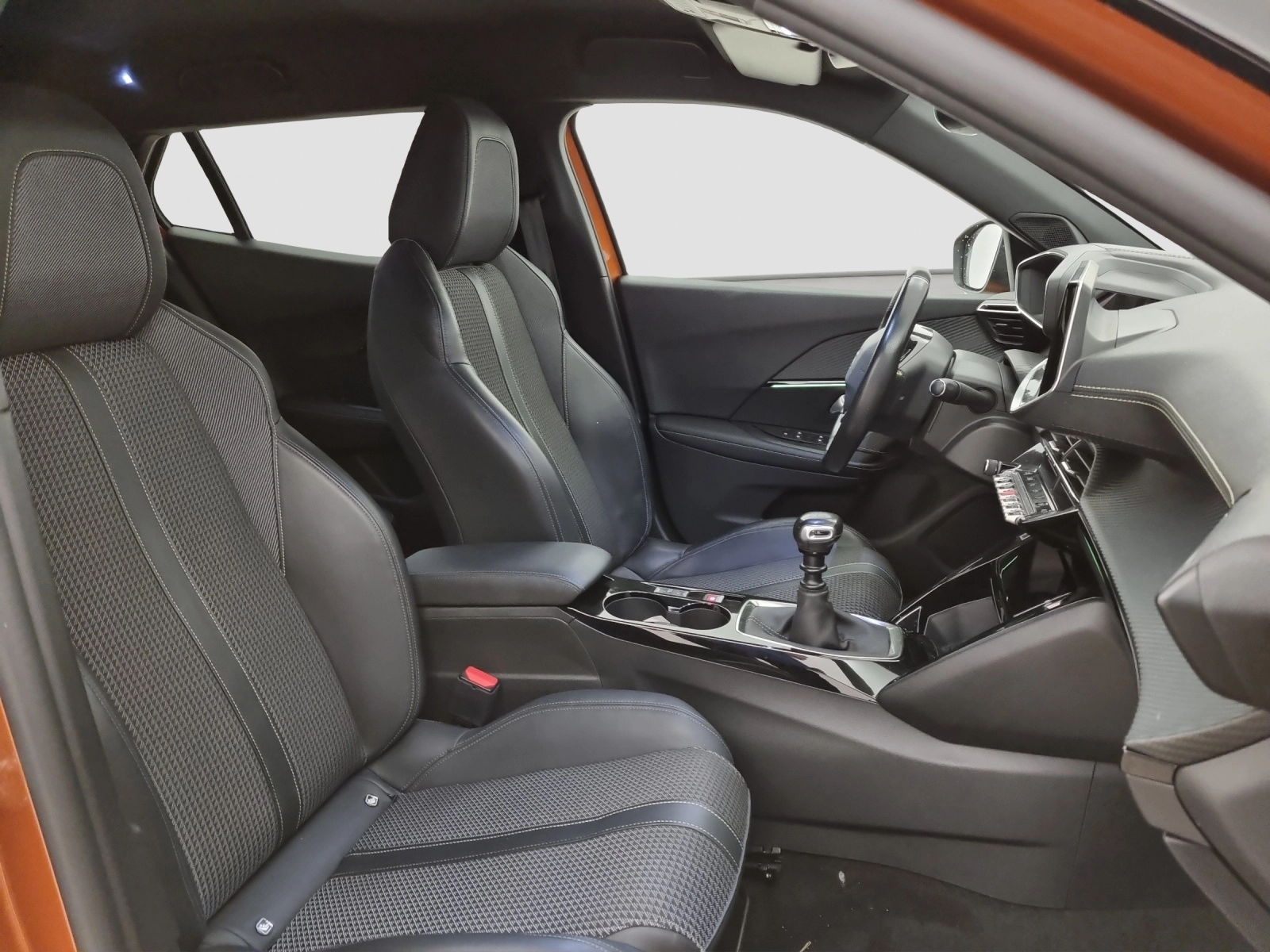 Immagine 12 Peugeot 2008