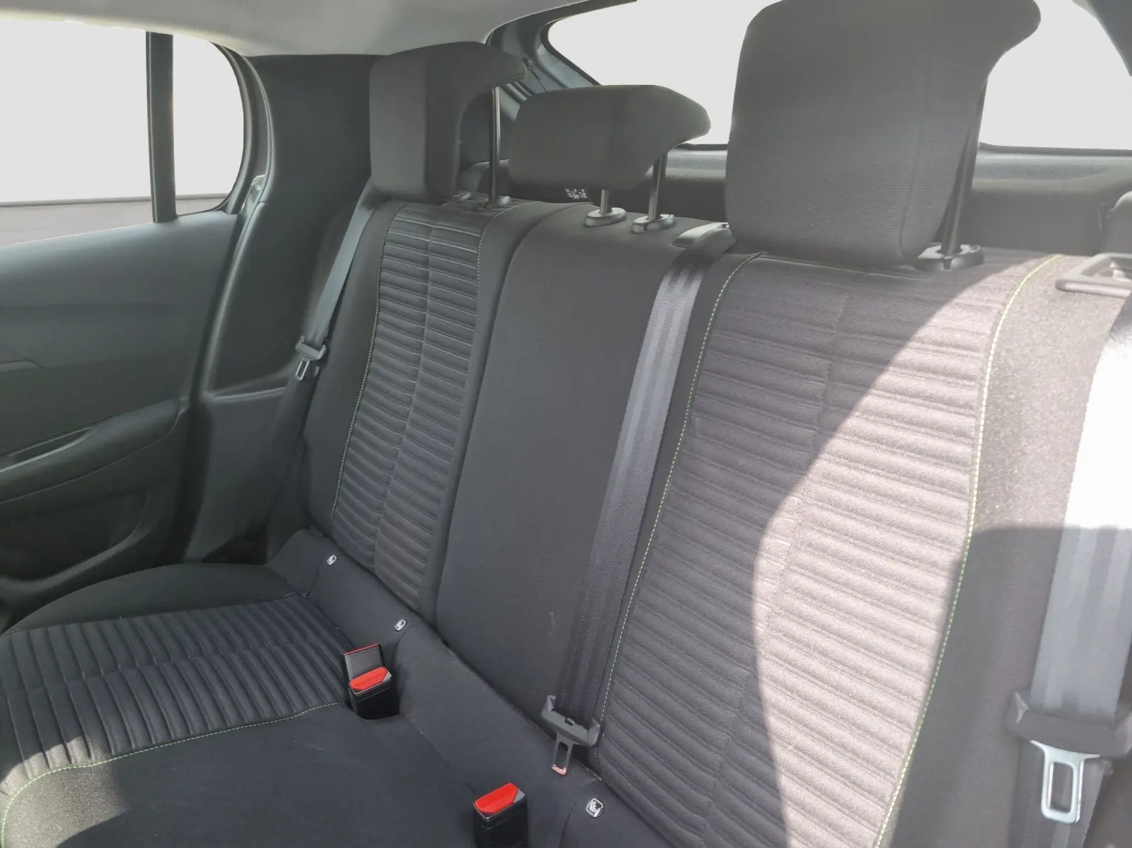 Immagine 10 Peugeot 208