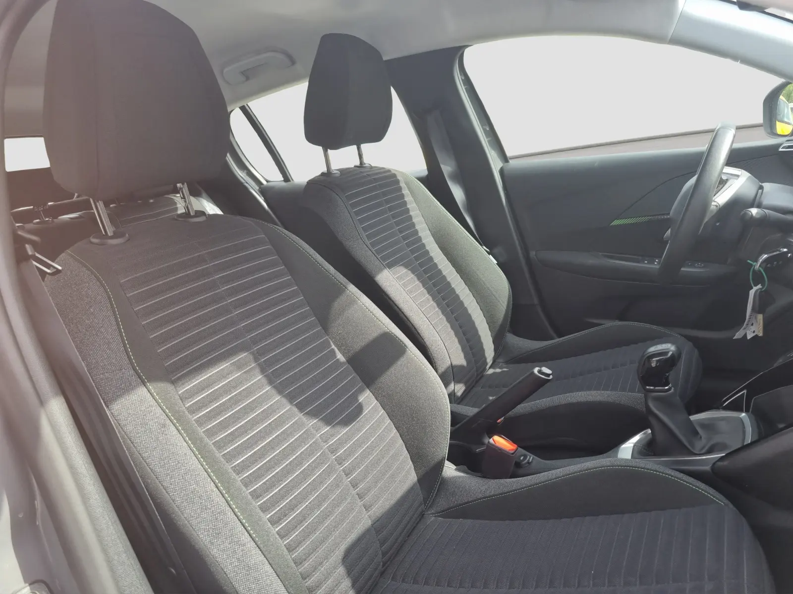 Immagine 12 Peugeot 208