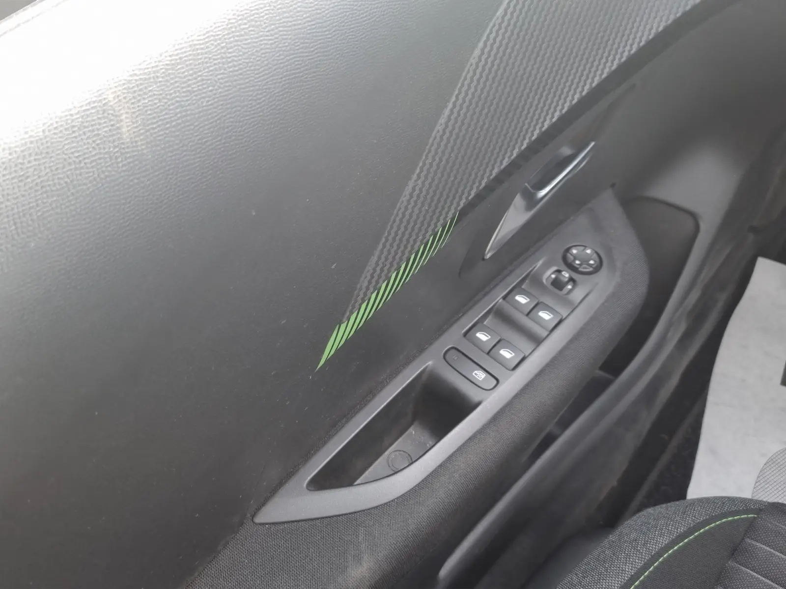 Immagine 17 Peugeot 208