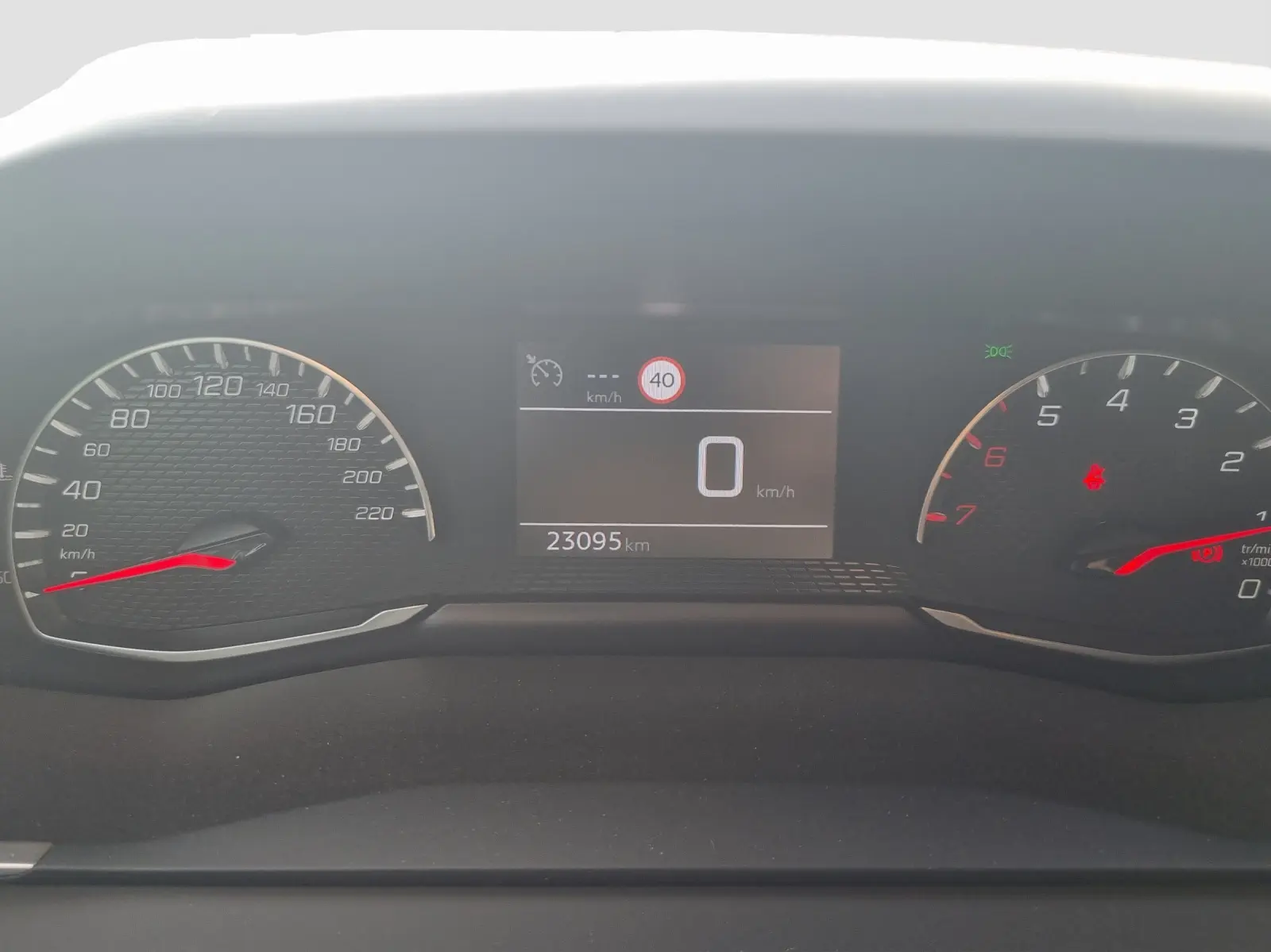 Immagine 18 Peugeot 208