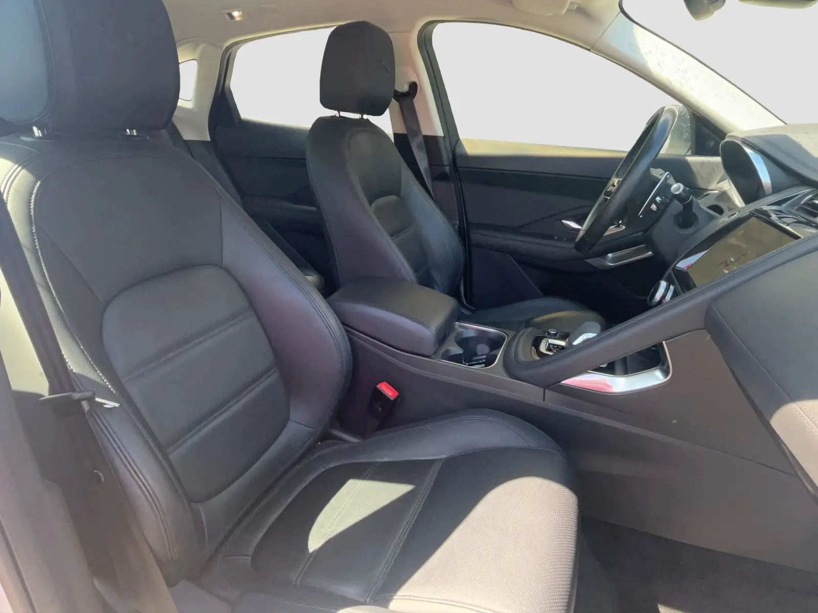 Immagine 12 Jaguar E-Pace