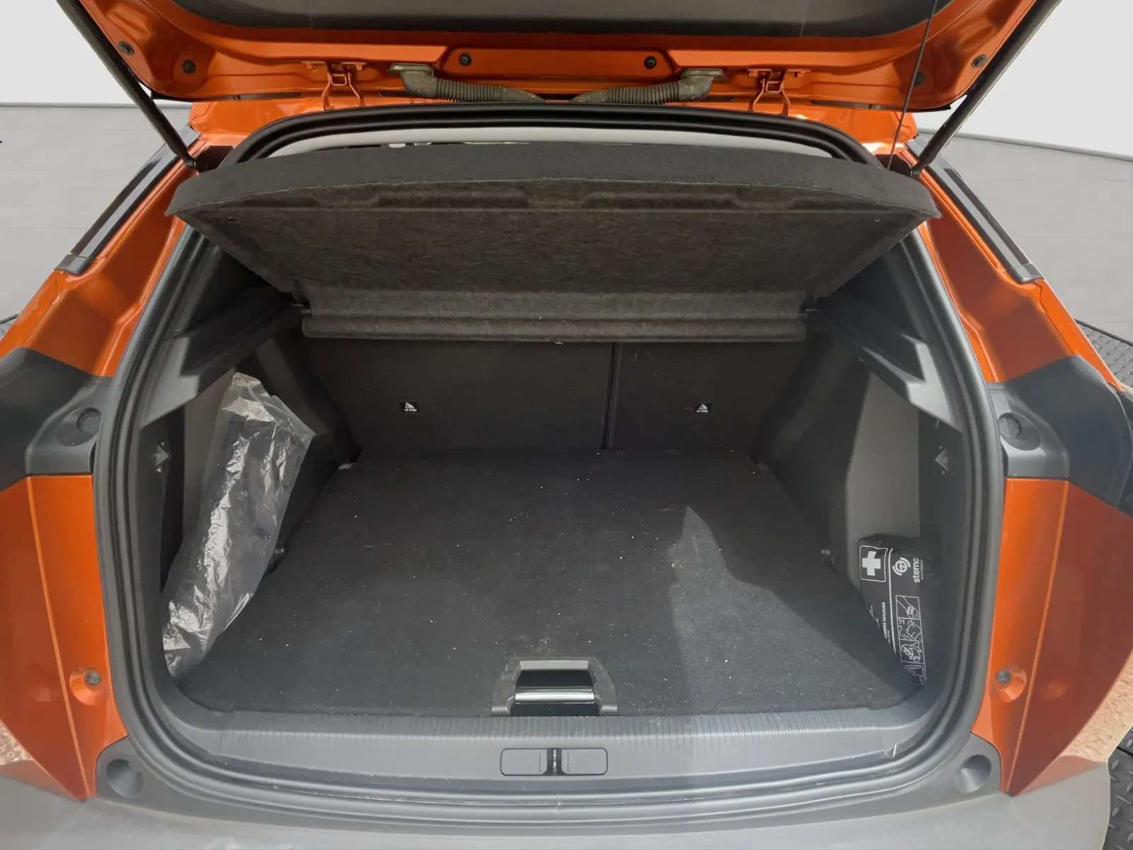 Immagine 11 Peugeot 2008