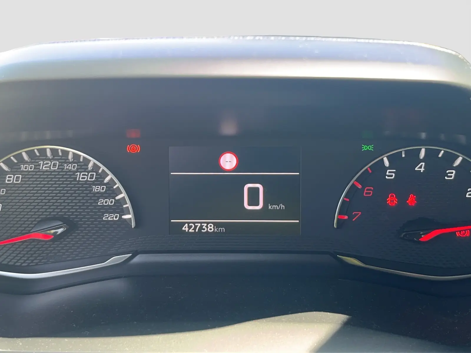 Immagine 18 Peugeot 2008