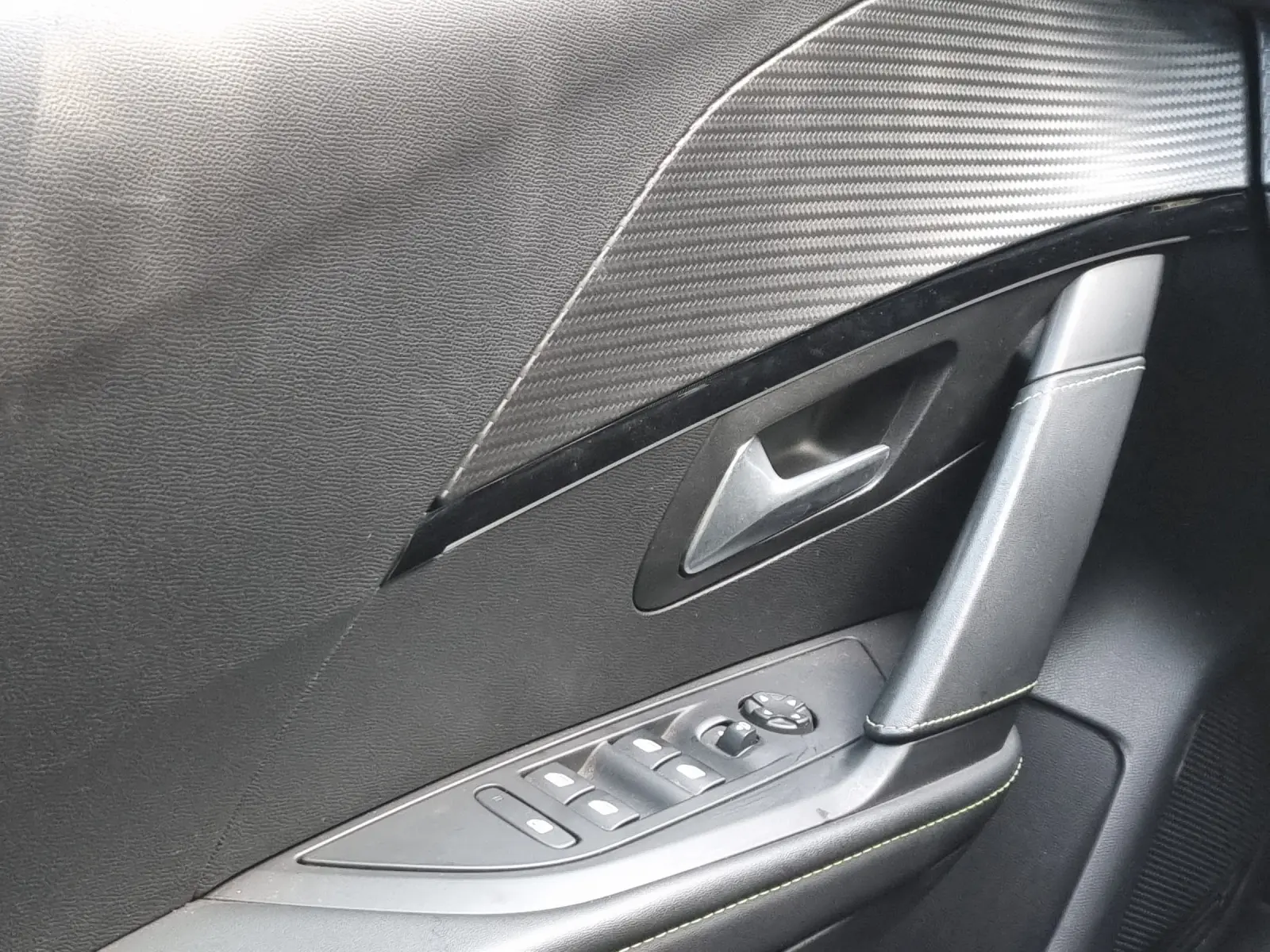 Immagine 17 Peugeot 208