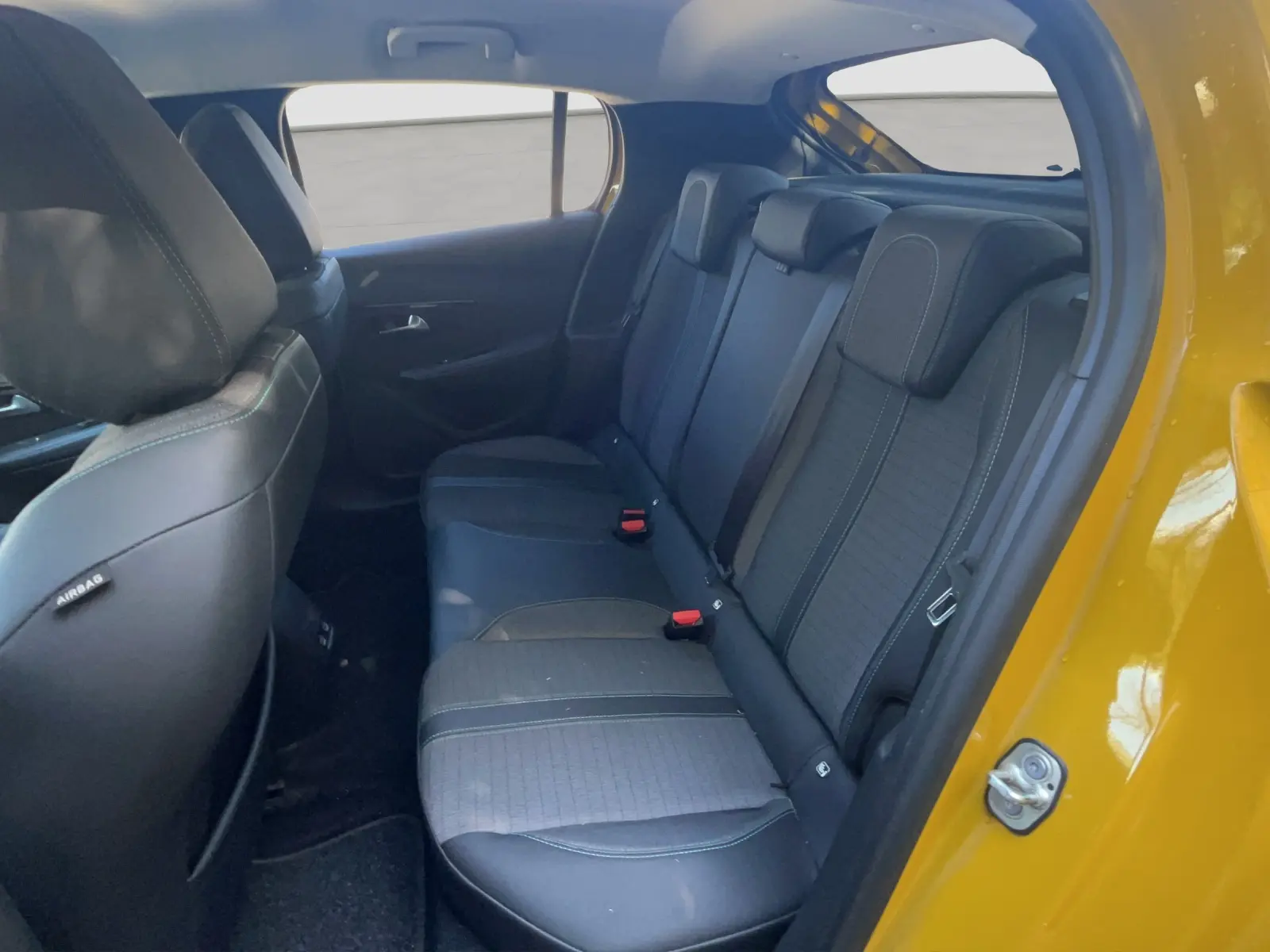 Immagine 10 Peugeot 208