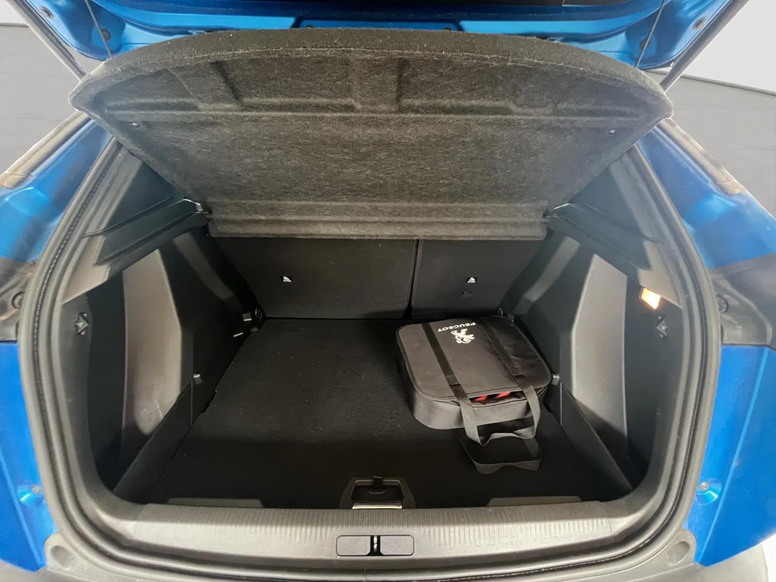 Immagine 11 Peugeot 2008