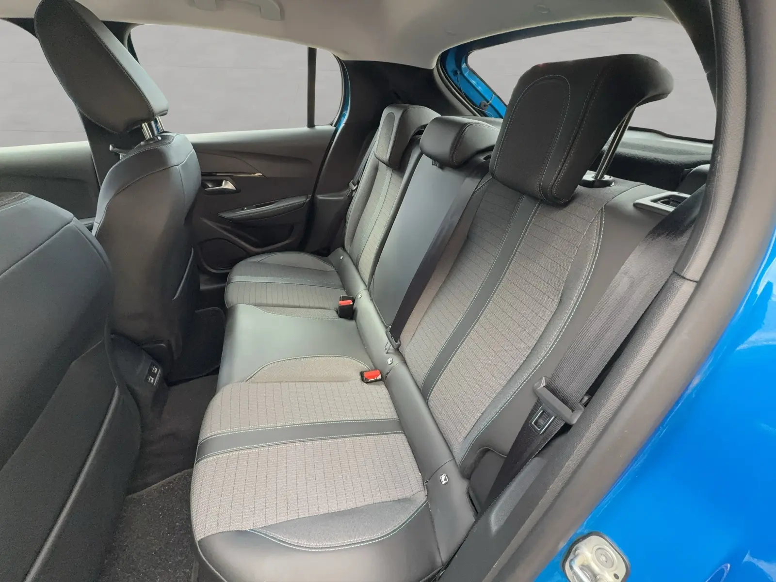 Immagine 10 Peugeot 208