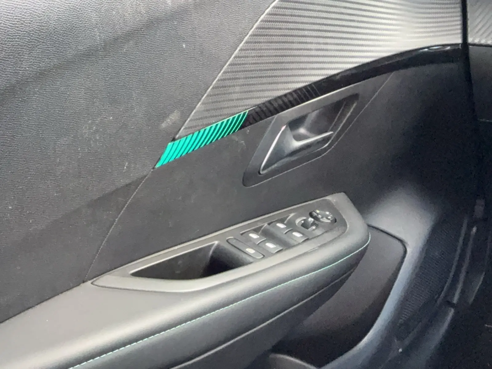 Immagine 18 Peugeot 208