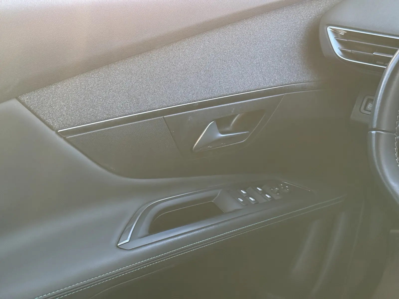 Immagine 18 Peugeot 3008