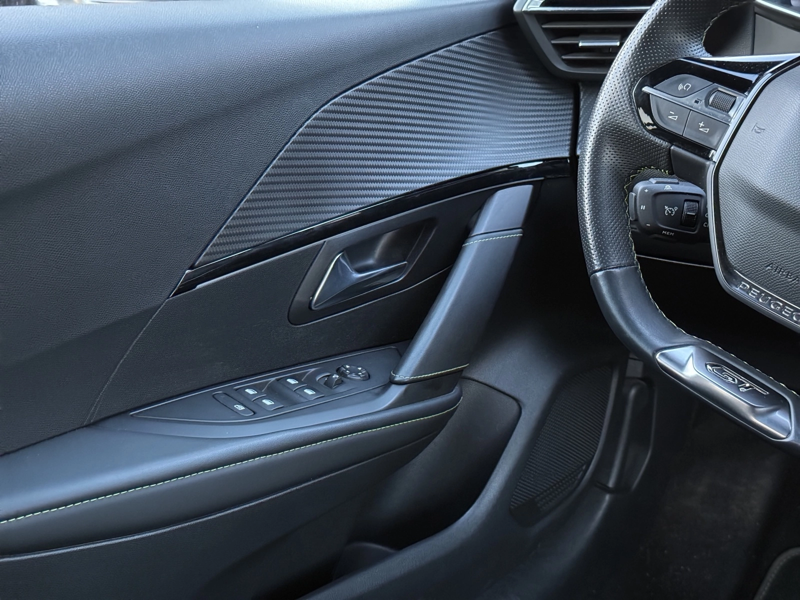 Immagine 18 Peugeot 208