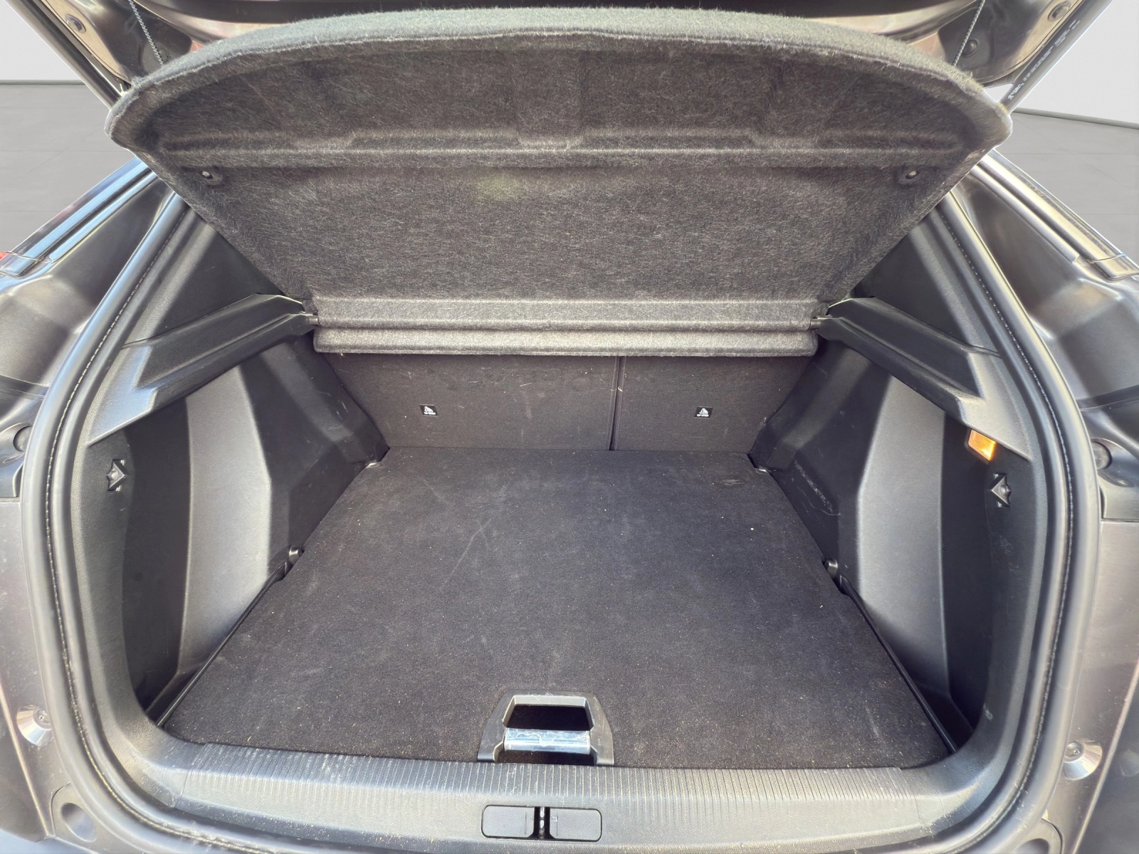 Immagine 11 Peugeot 2008