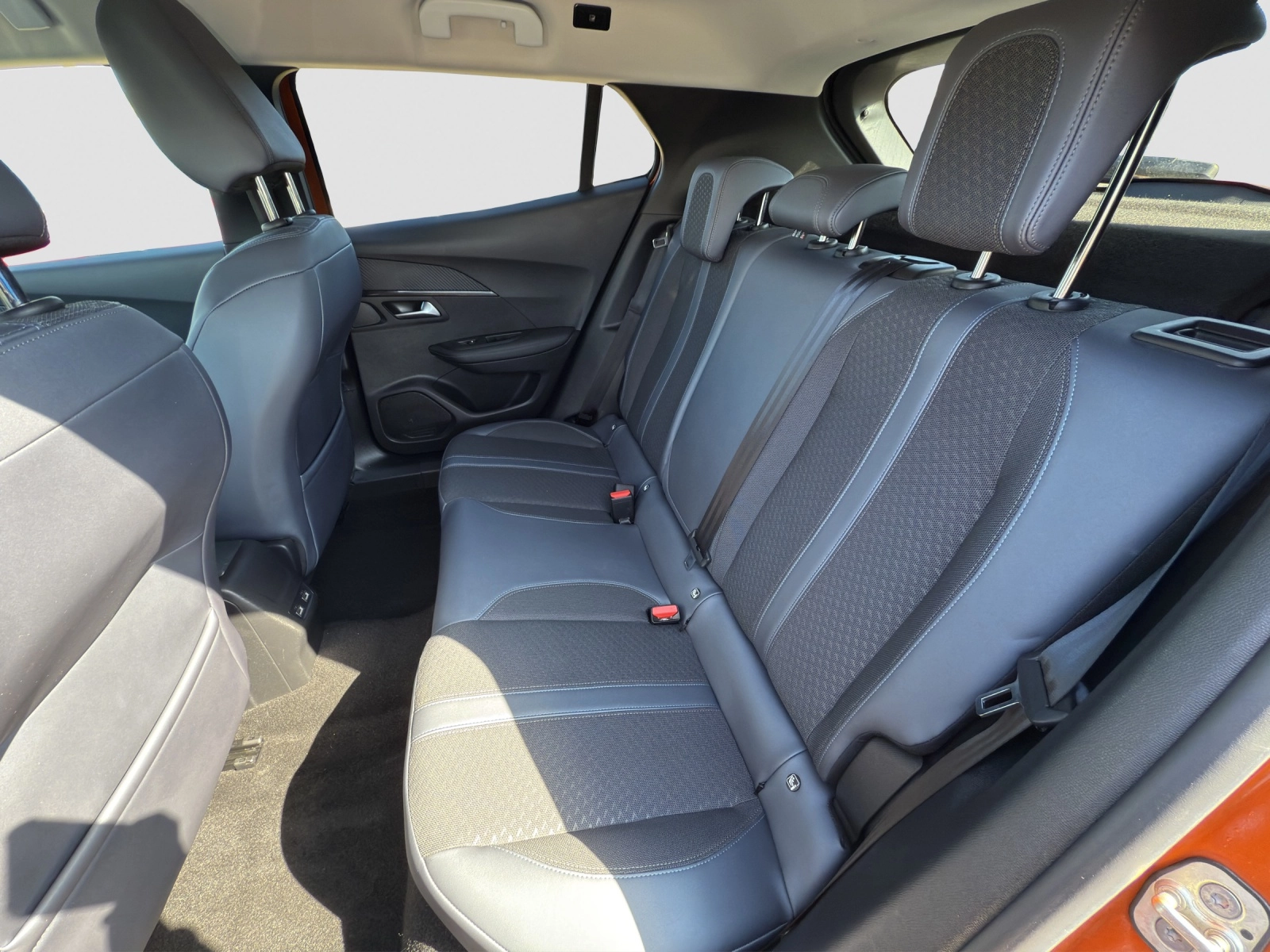 Immagine 10 Peugeot 2008