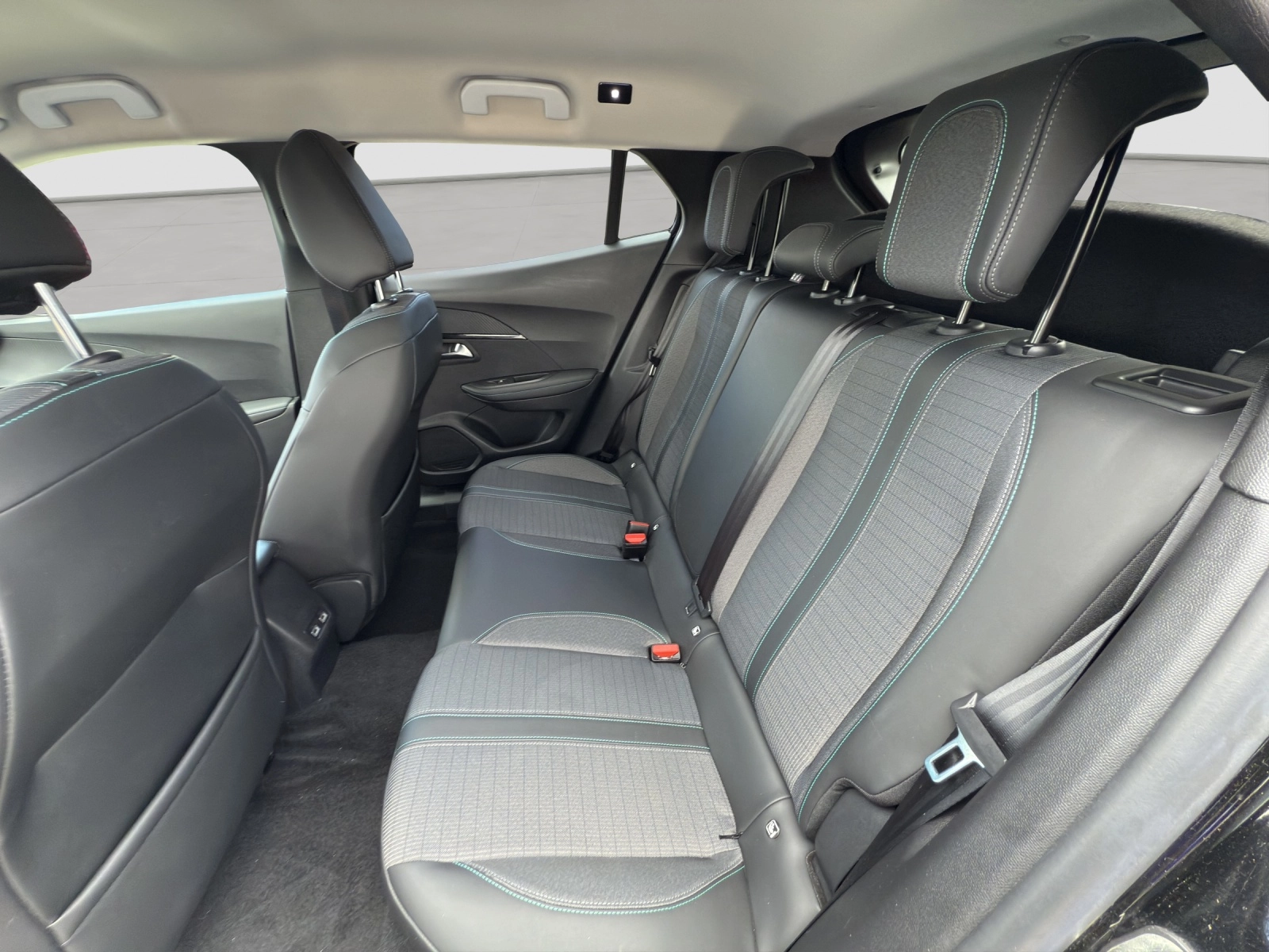 Immagine 10 Peugeot 2008