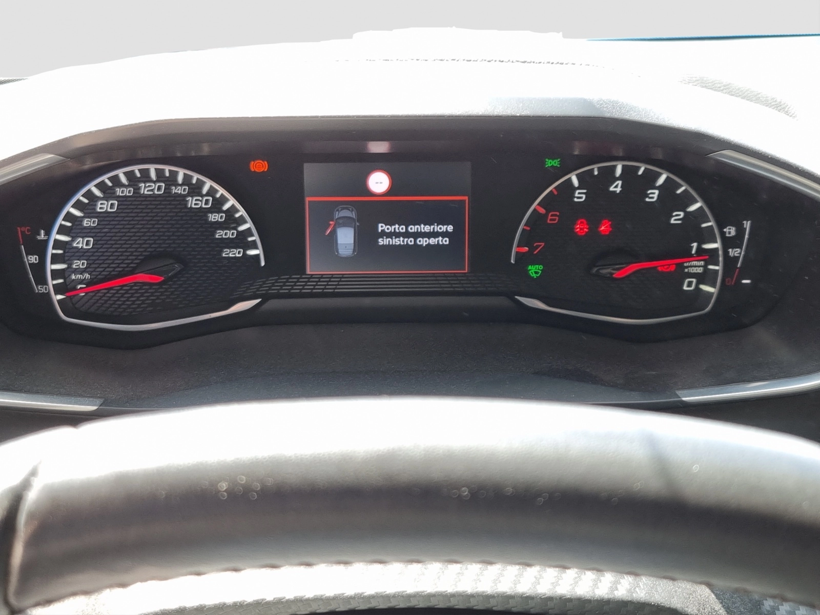 Immagine 18 Peugeot 2008