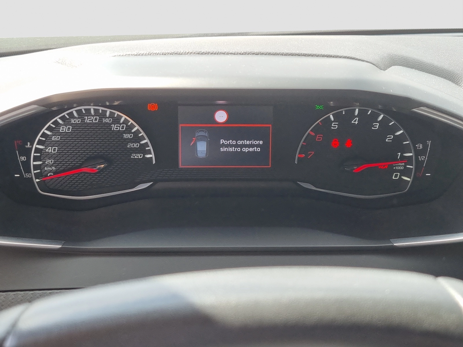 Immagine 18 Peugeot 2008