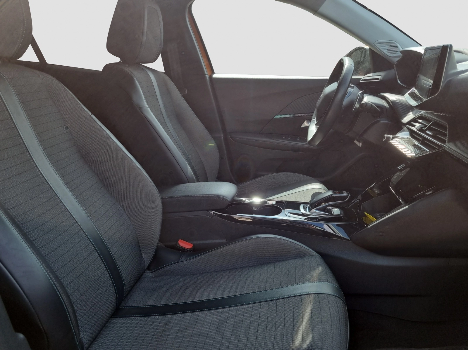 Immagine 12 Peugeot 2008