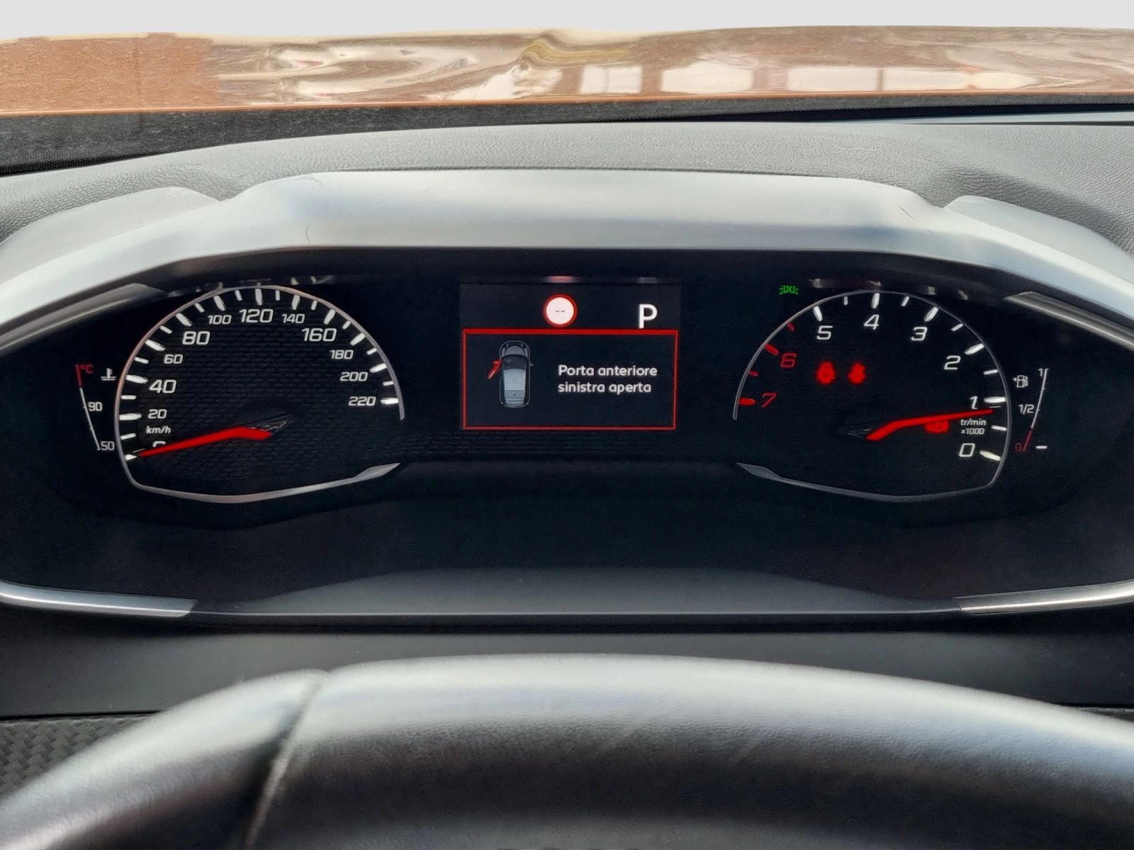 Immagine 18 Peugeot 2008