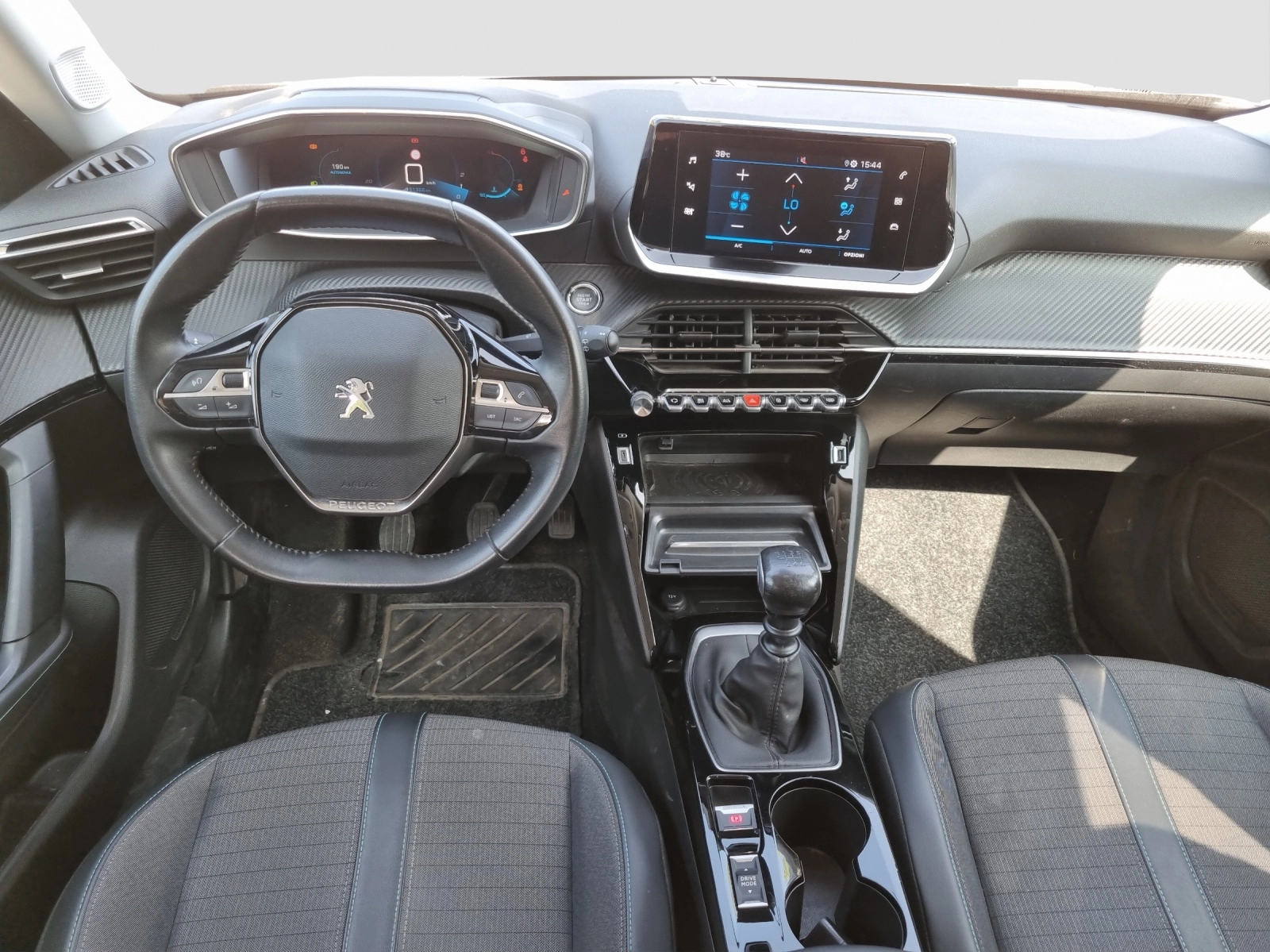 Immagine 13 Peugeot 2008