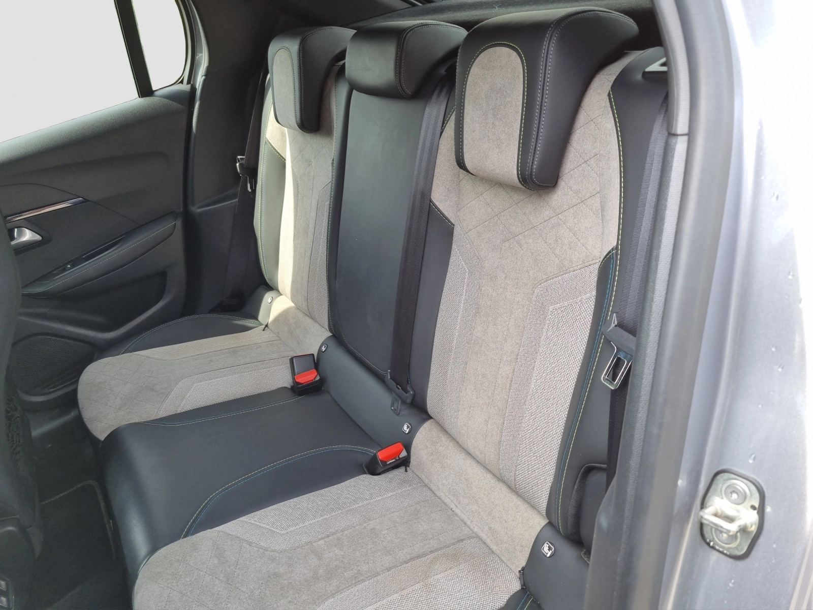 Immagine 10 Peugeot 208