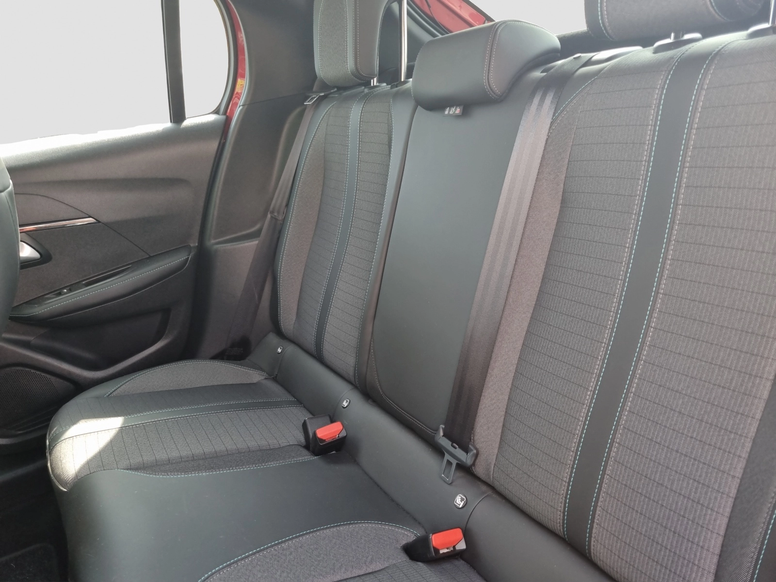 Immagine 10 Peugeot 208