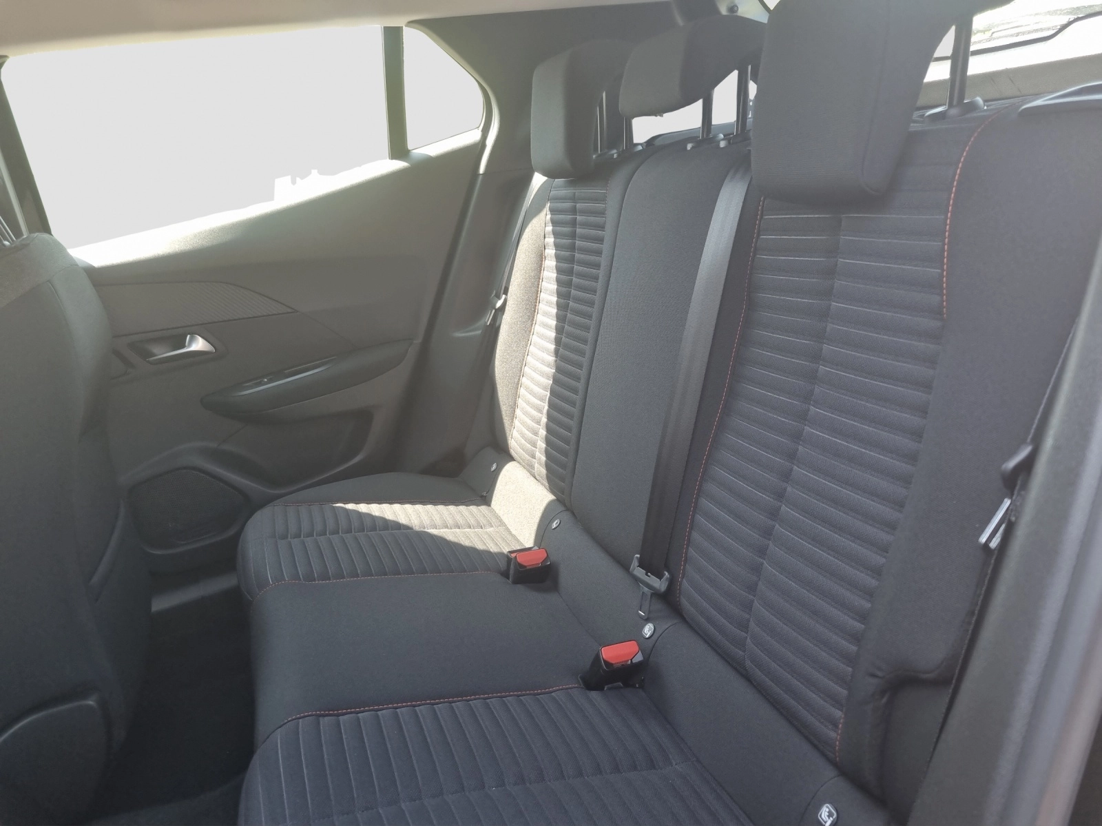 Immagine 10 Peugeot 2008