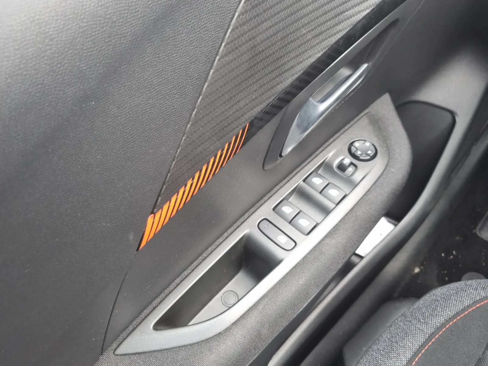 Immagine 17 Peugeot 208