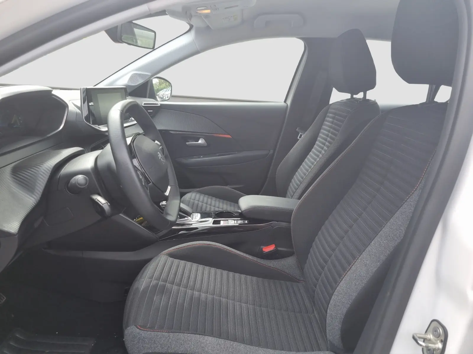 Immagine 9 Peugeot 208