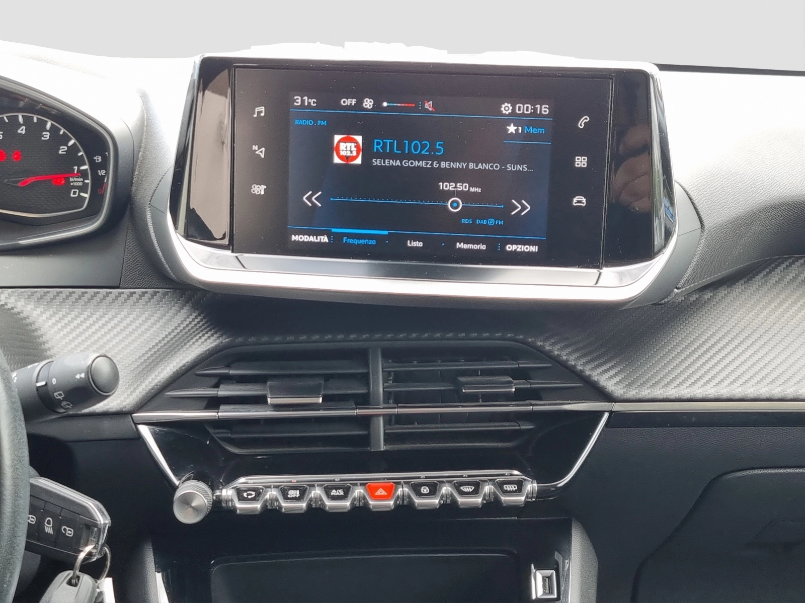 Immagine 15 Peugeot 208