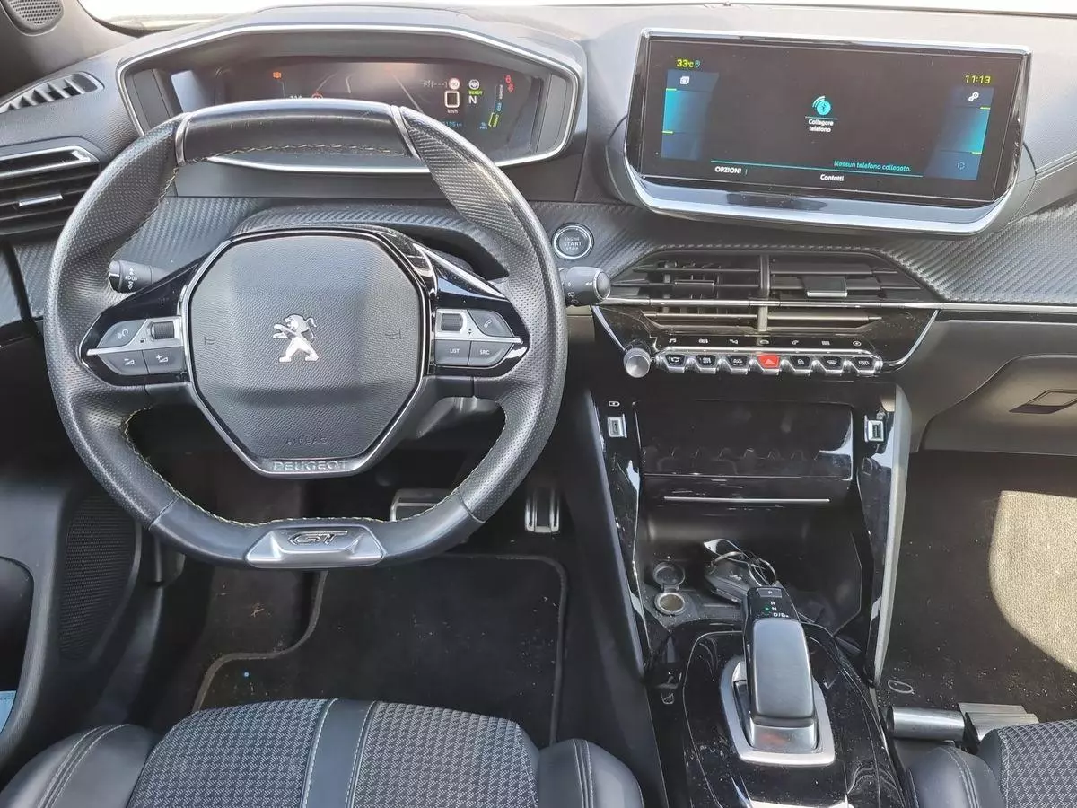 Immagine 10 Peugeot 2008