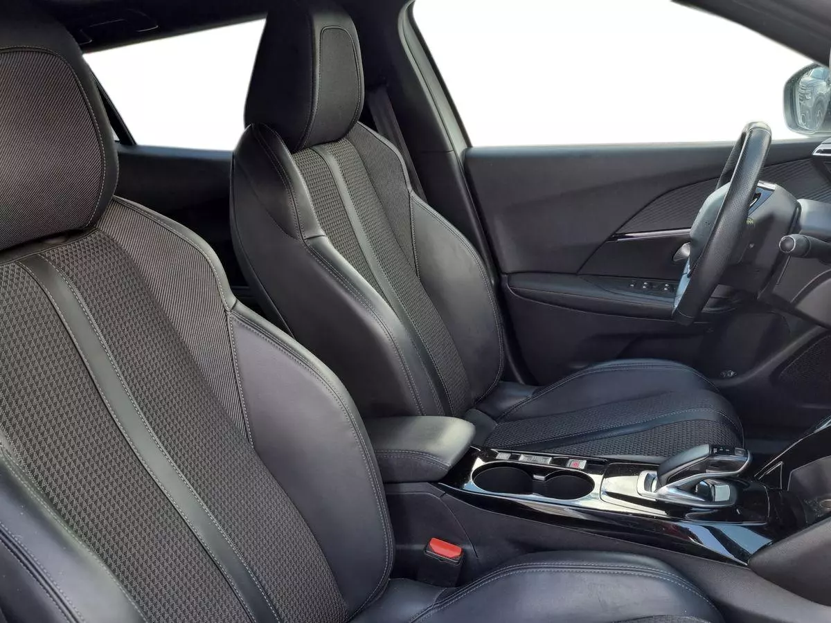 Immagine 15 Peugeot 2008