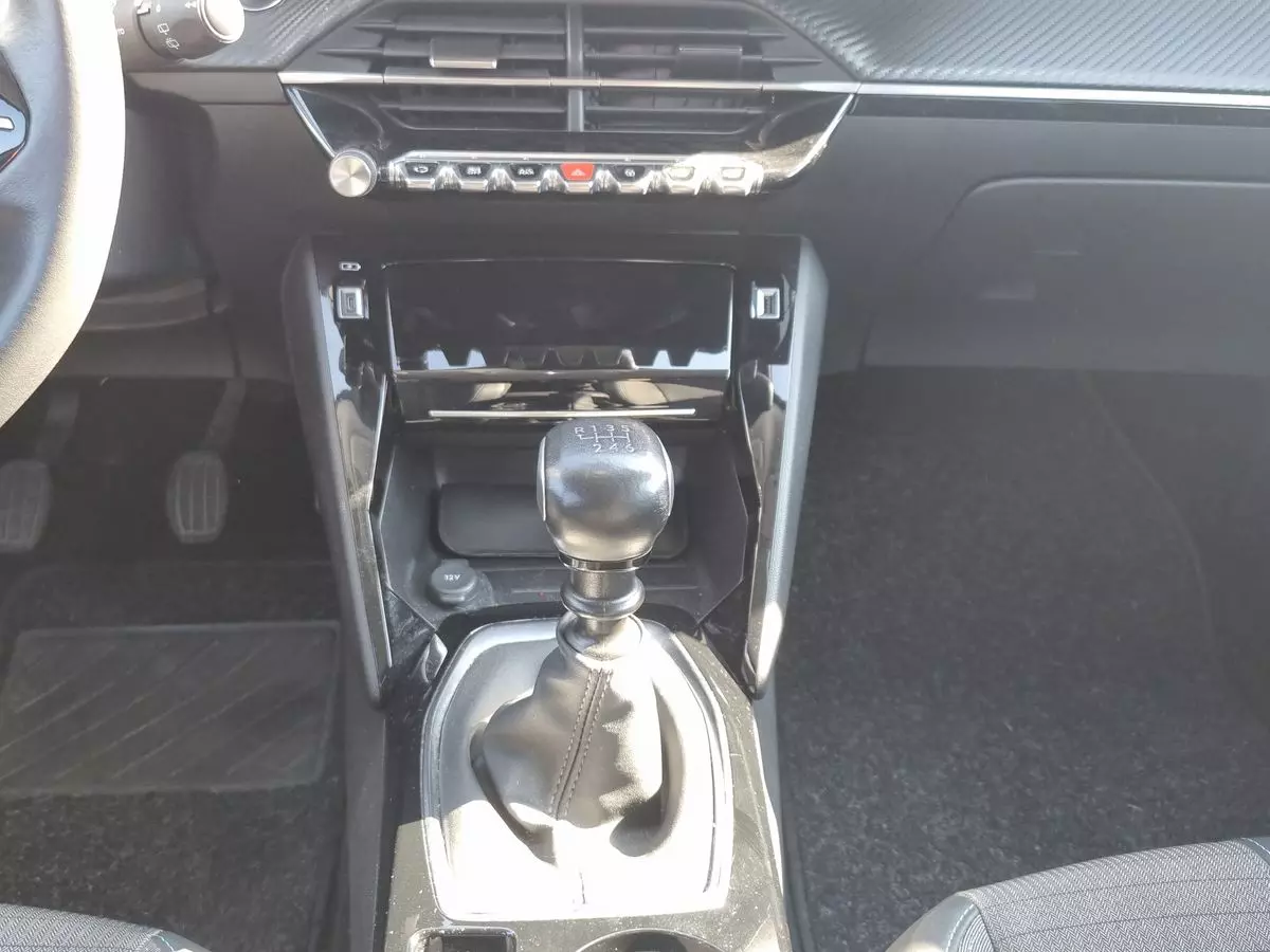 Immagine 11 Peugeot 2008