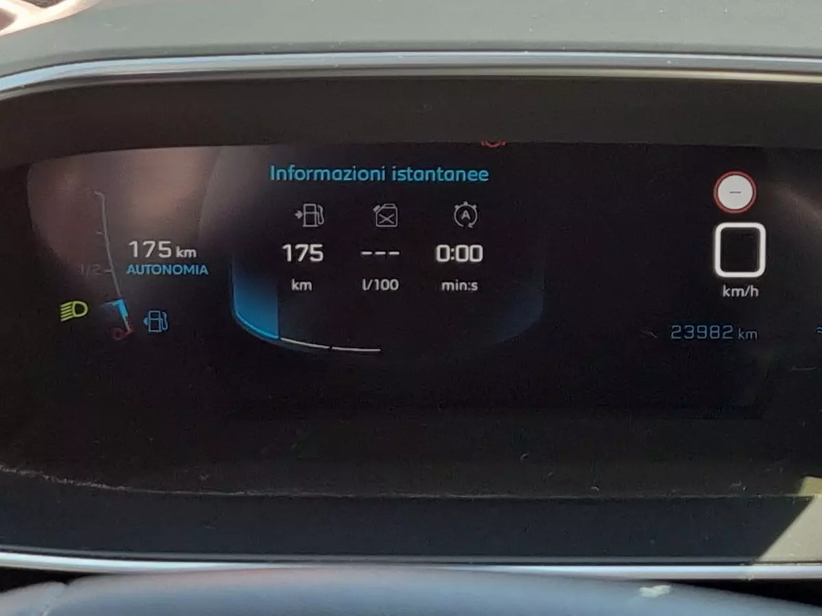 Immagine 12 Peugeot 2008