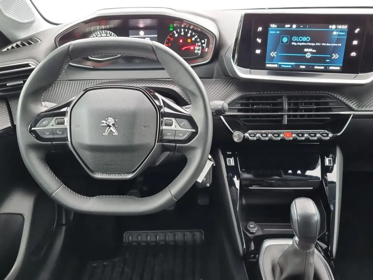 Immagine 10 Peugeot 208