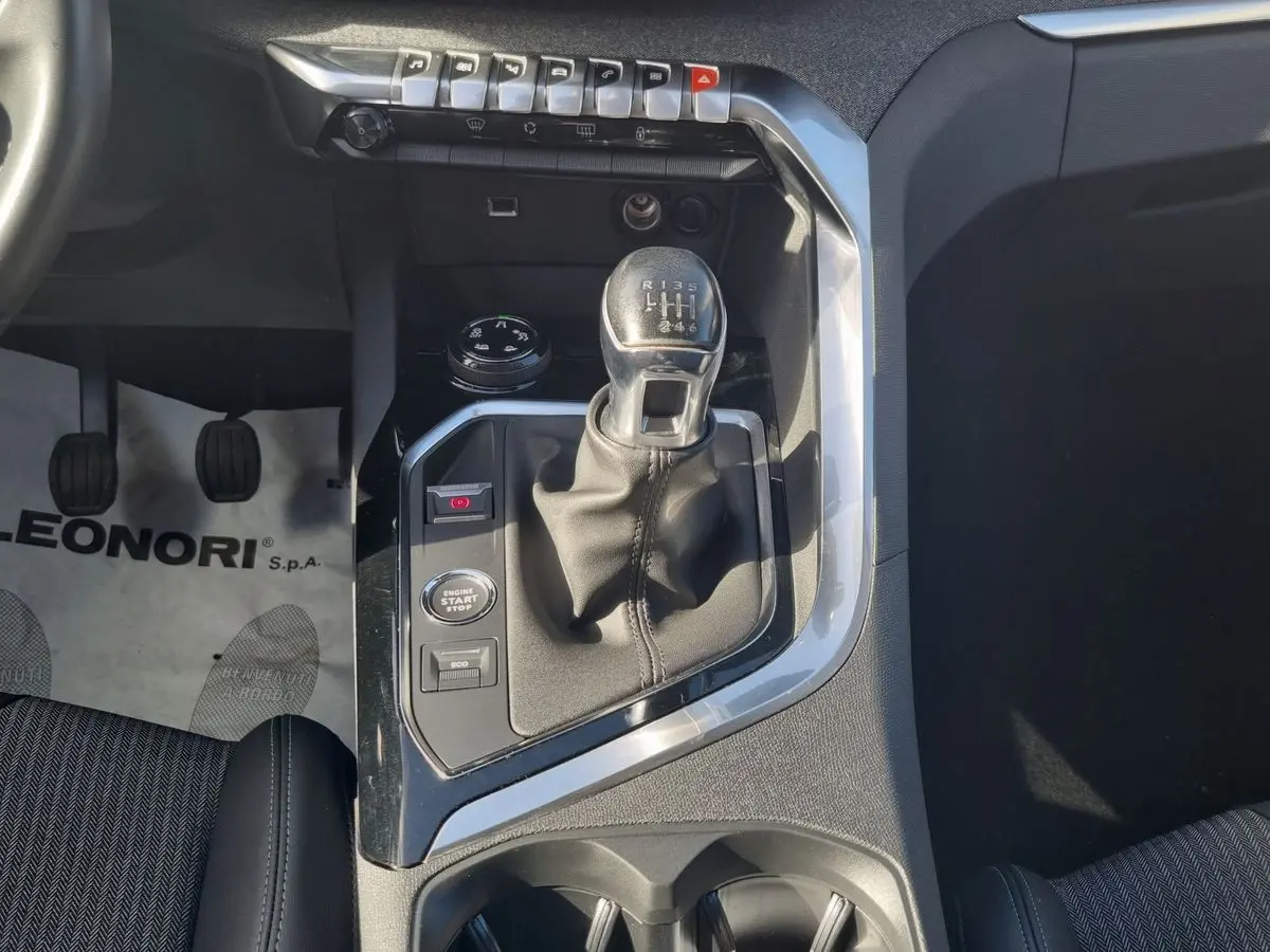 Immagine 11 Peugeot 3008