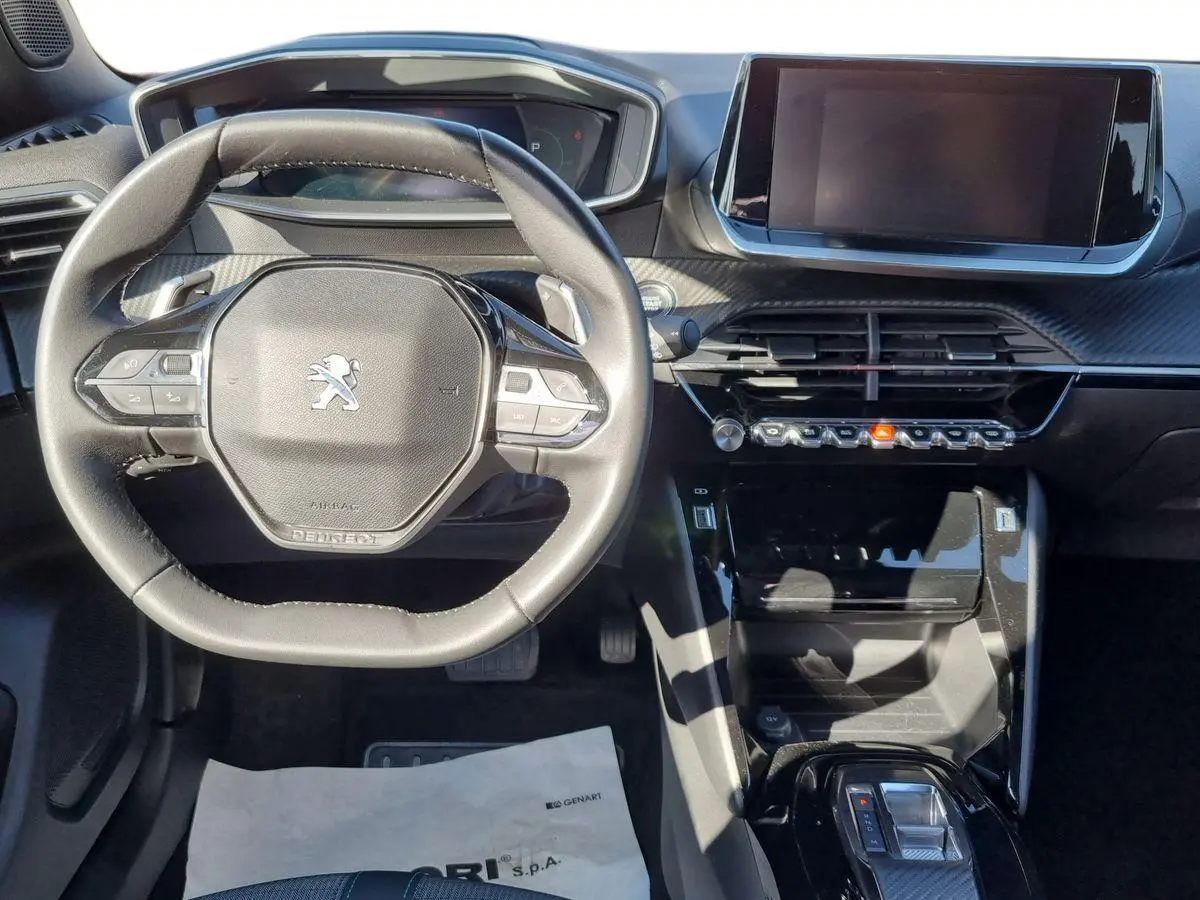 Immagine 10 Peugeot 2008