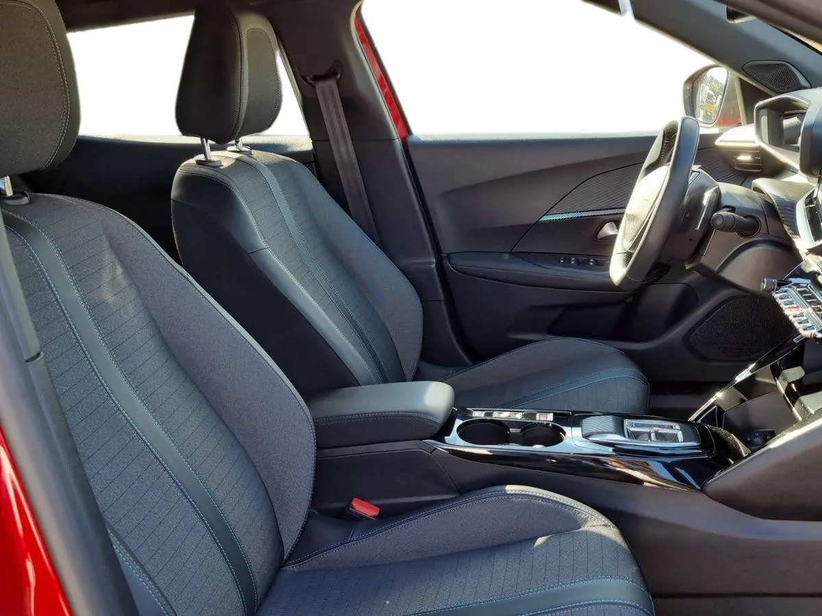 Immagine 15 Peugeot 2008