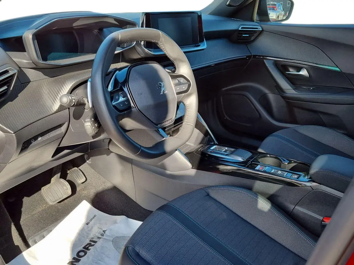 Immagine 9 Peugeot 2008